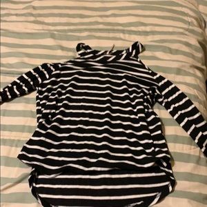 Cute half sleep shirt exposes shoulders